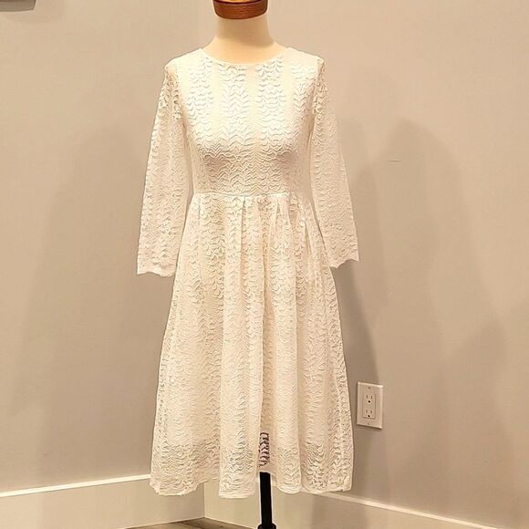 Dresses & Skirts - Lase White Medi Dress, S